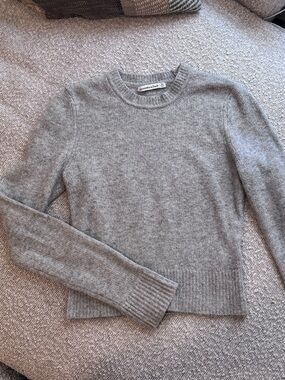 Abercrombie & Fitch Light Gray Crewneck Sweater